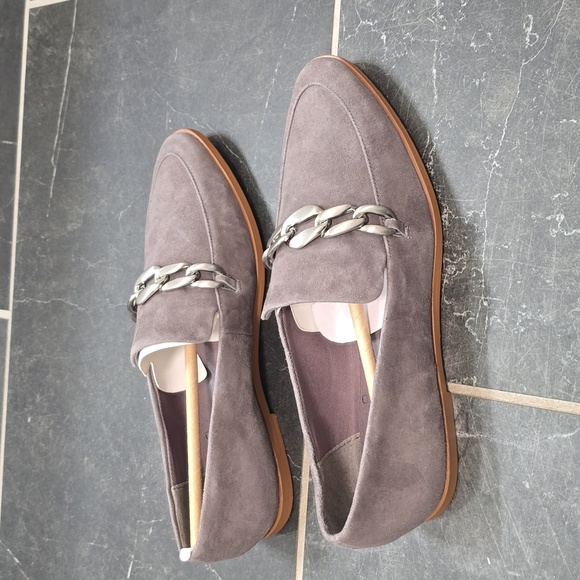 Vincent Camuto Pointed Toed Suede Loafers - Picture 4 of 7